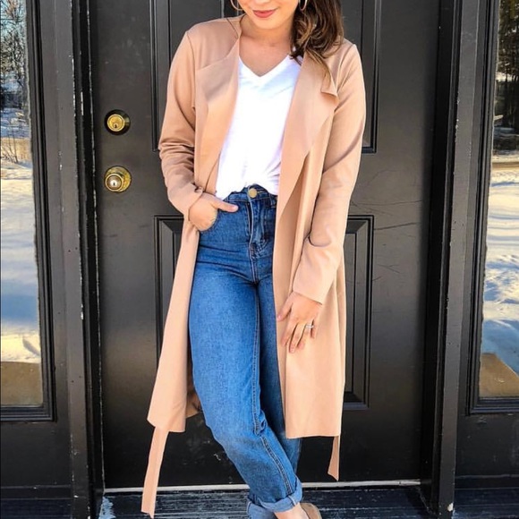 ♥️ ISO ♥️ camel/beige duster or coat - Picture 1 of 2